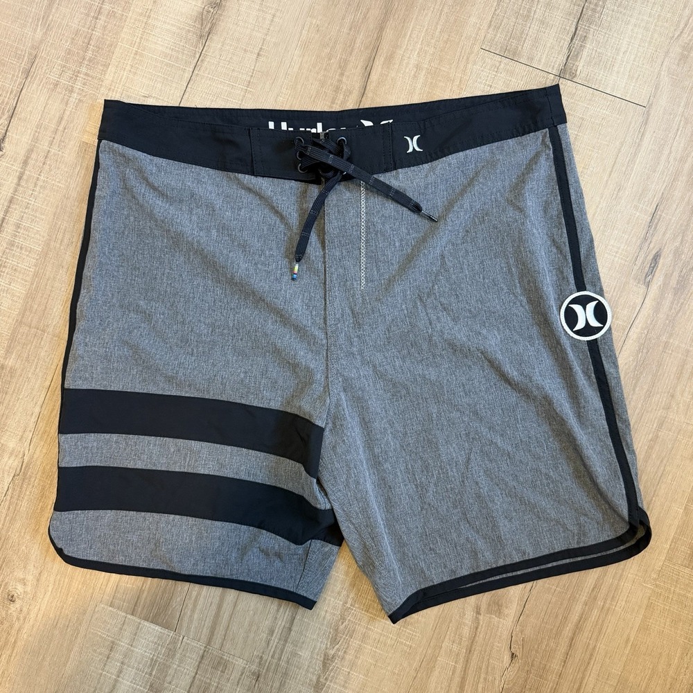 Hurley Phantom Men's Striped Board Shorts Gray Black Size 36